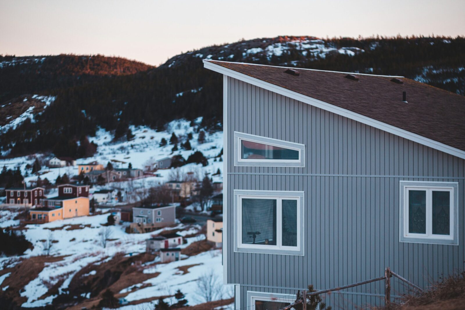 Building in the Okanagan Valley: Climate Considerations for Your Custom Home